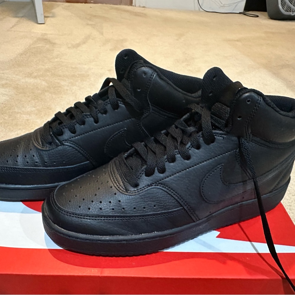 Nike men’s size 9
